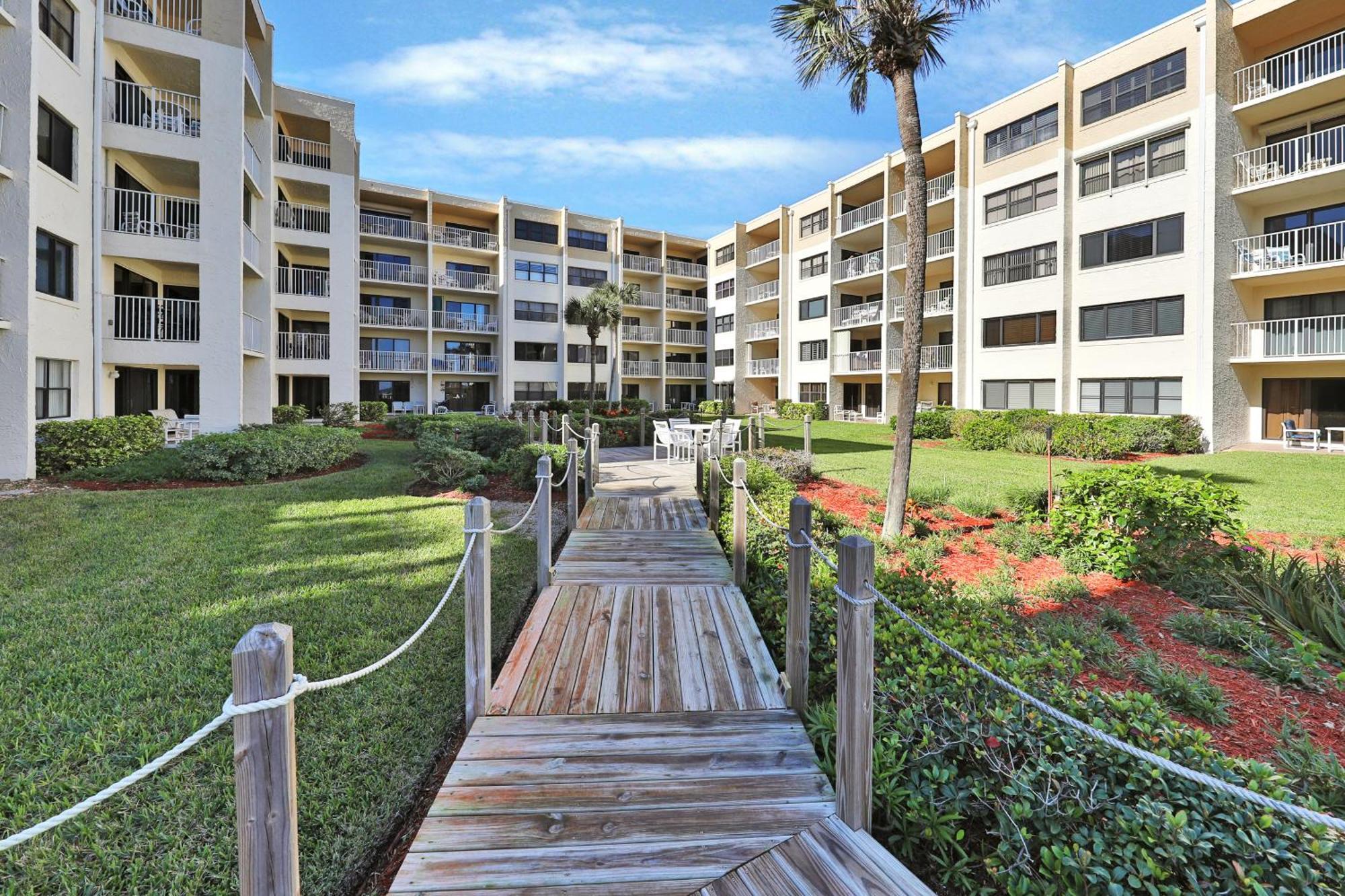 Castle Reef Condos New Smyrna Beach Oda fotoğraf
